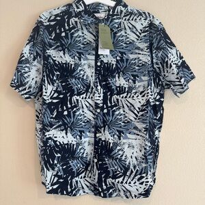 Men’s button up shirt Goodfellow & Co Navy and White Print Shirt Hawaiian
